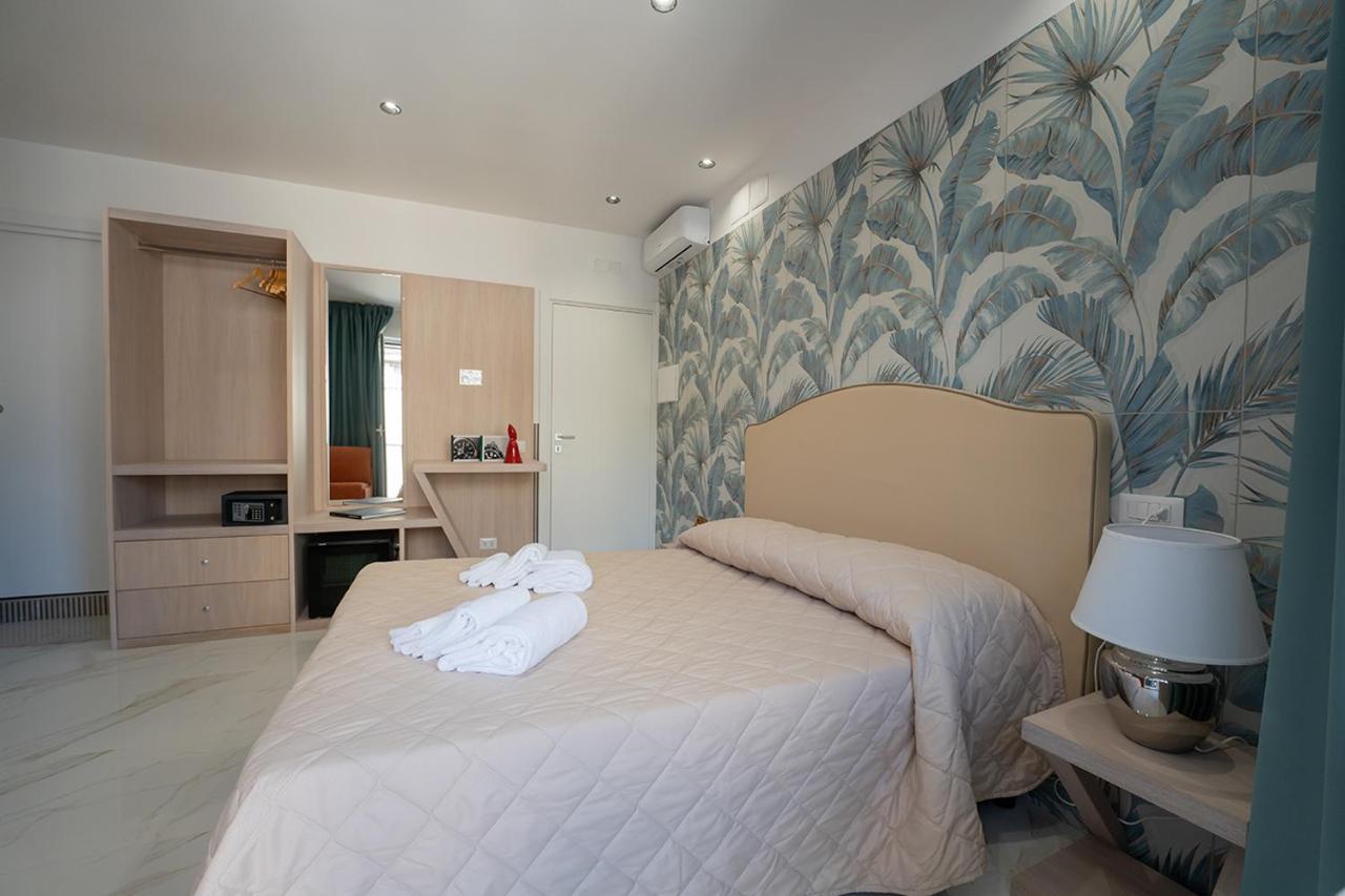 Pc Boutique H, Sea View By Clapa Group Guest house