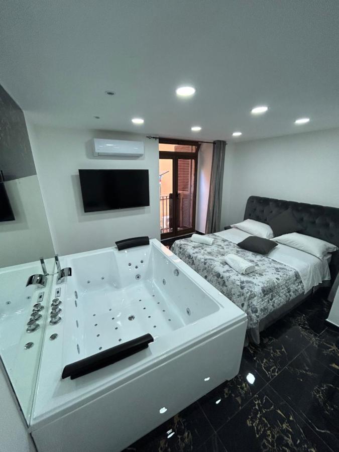 Giovanni Luxury Suites Apartment *
