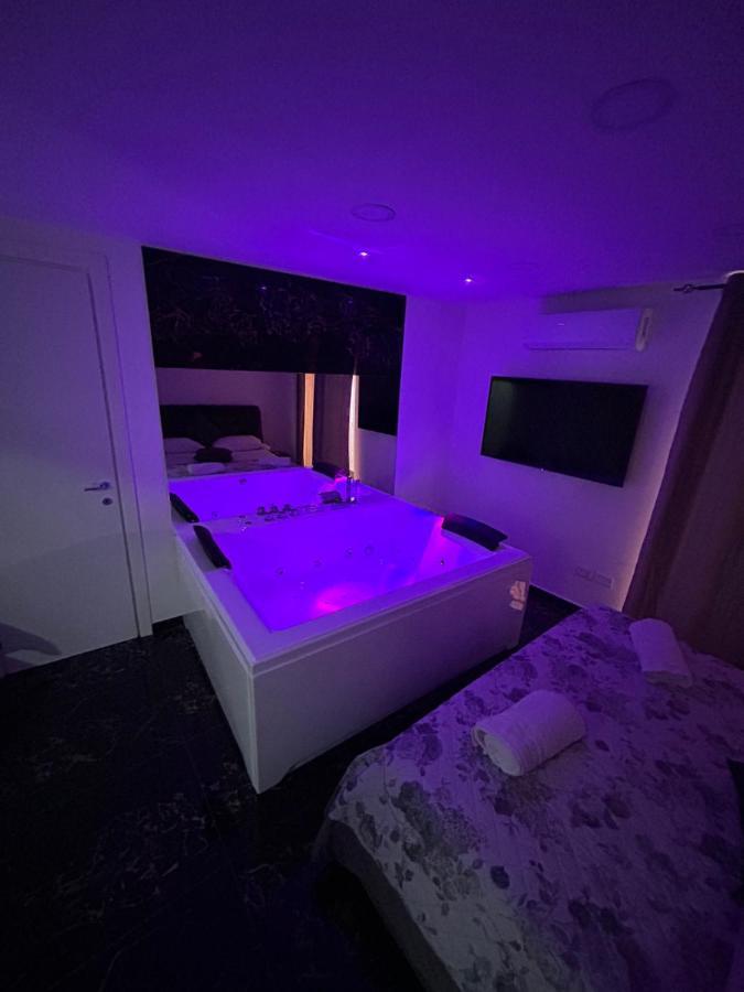 Giovanni Luxury Suites