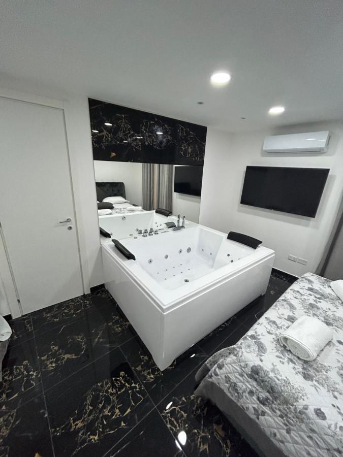 Giovanni Luxury Suites * Naples