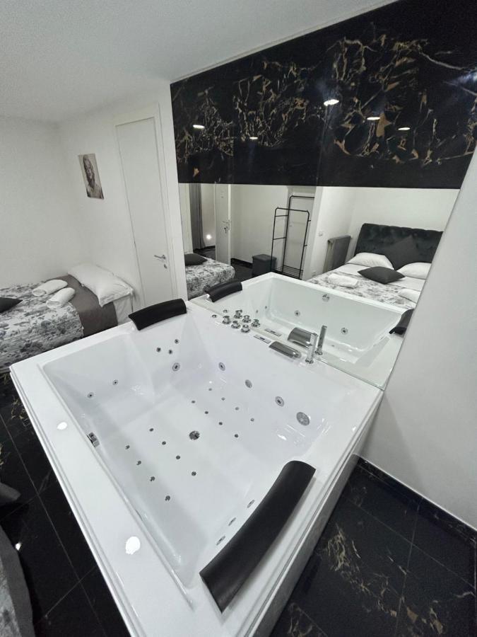 Giovanni Luxury Suites Apartment *