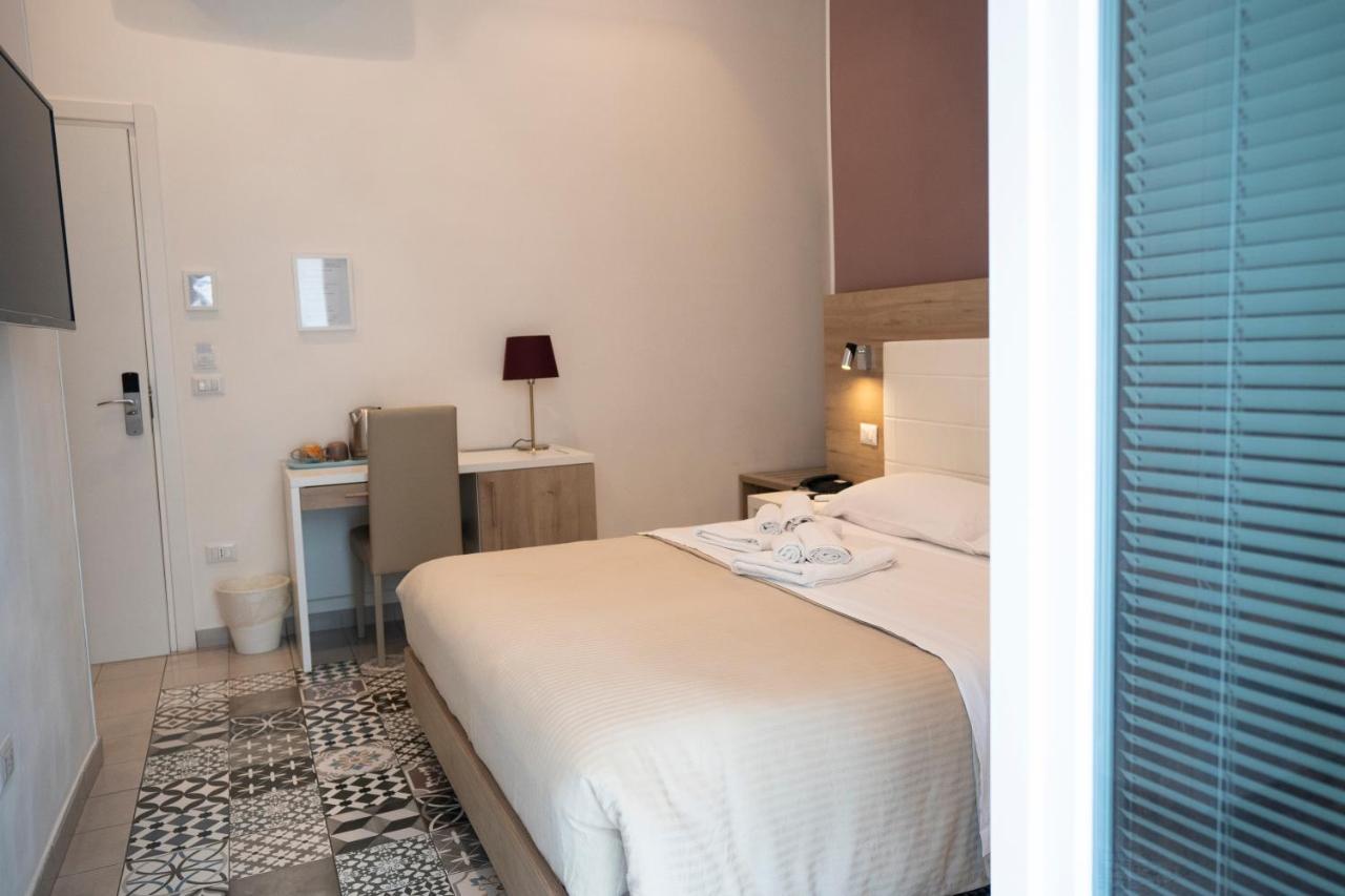 New Gallery 2* Naples