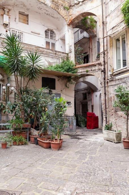 Samm San Gregorio Armeno * Naples