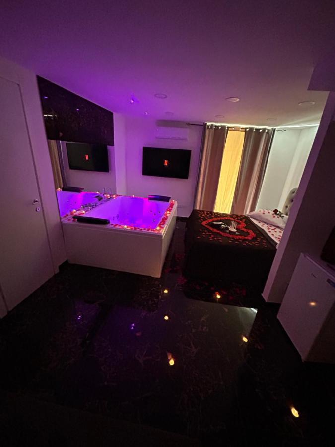 Giovanni Luxury Suites Apartment
