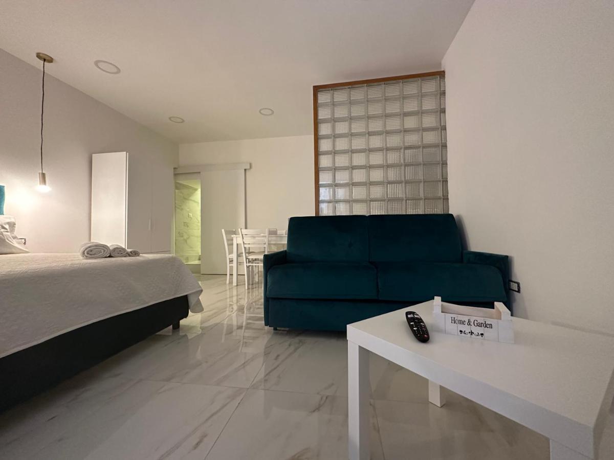 La Vie Est Belle Apartment *