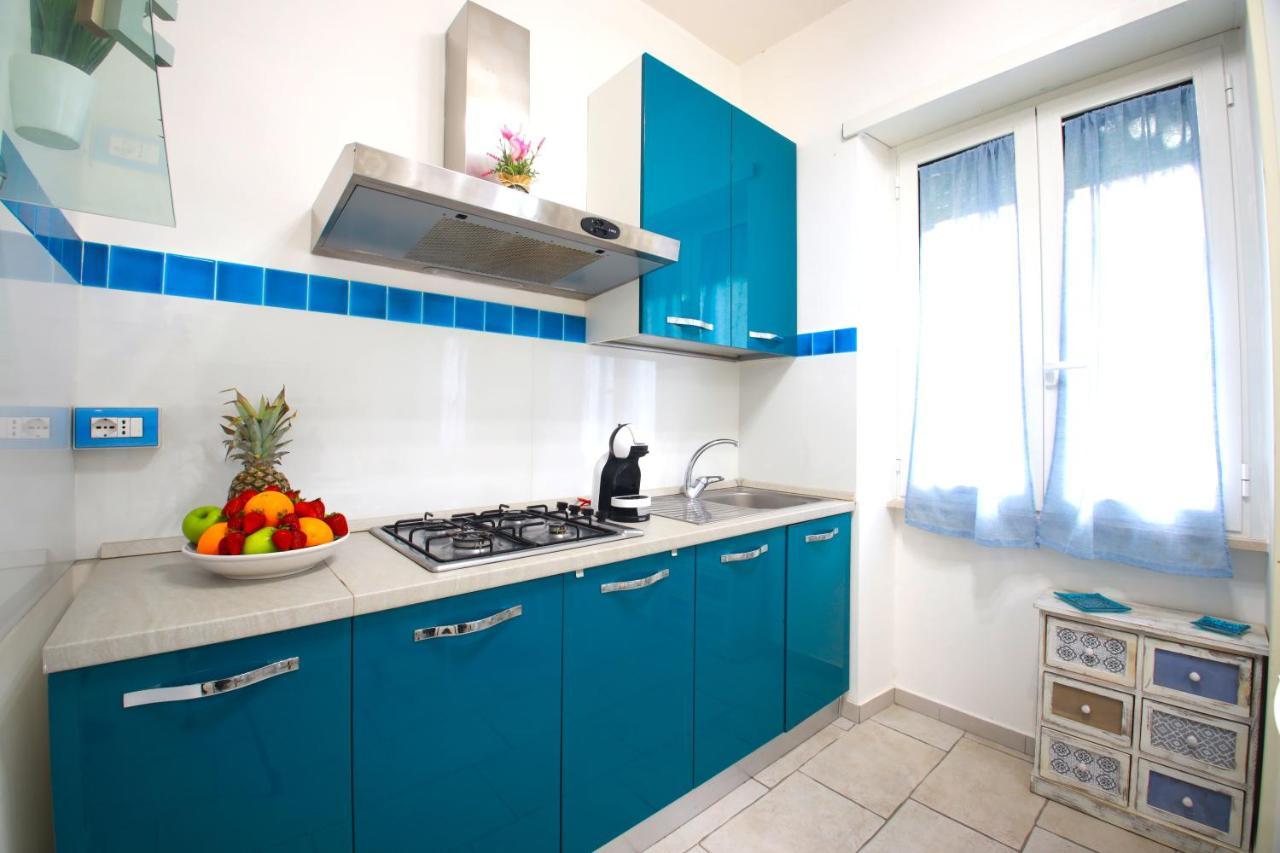 Hostly - Vittoria House - Near The Center With Private Parking Apartment