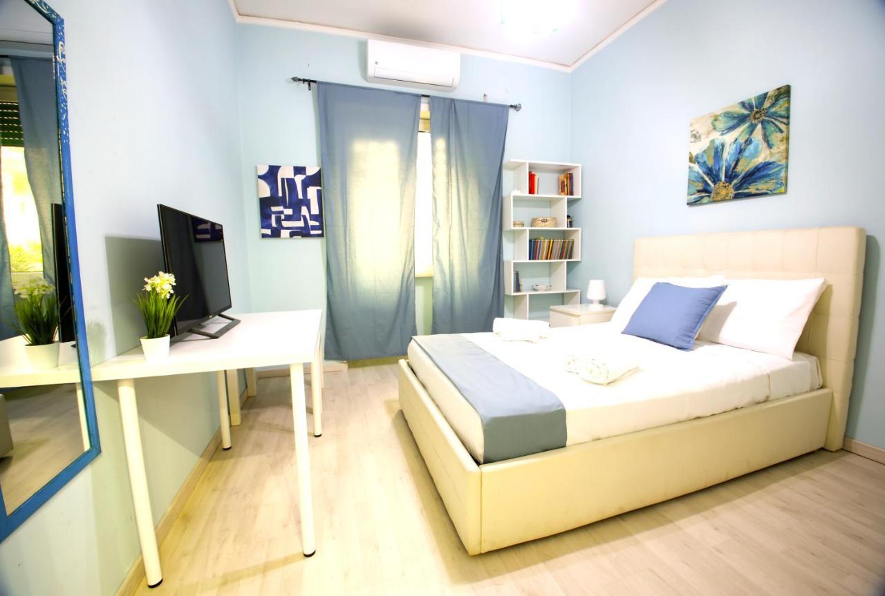 Hostly - Vittoria House - Near The Center With Private Parking Apartment *
