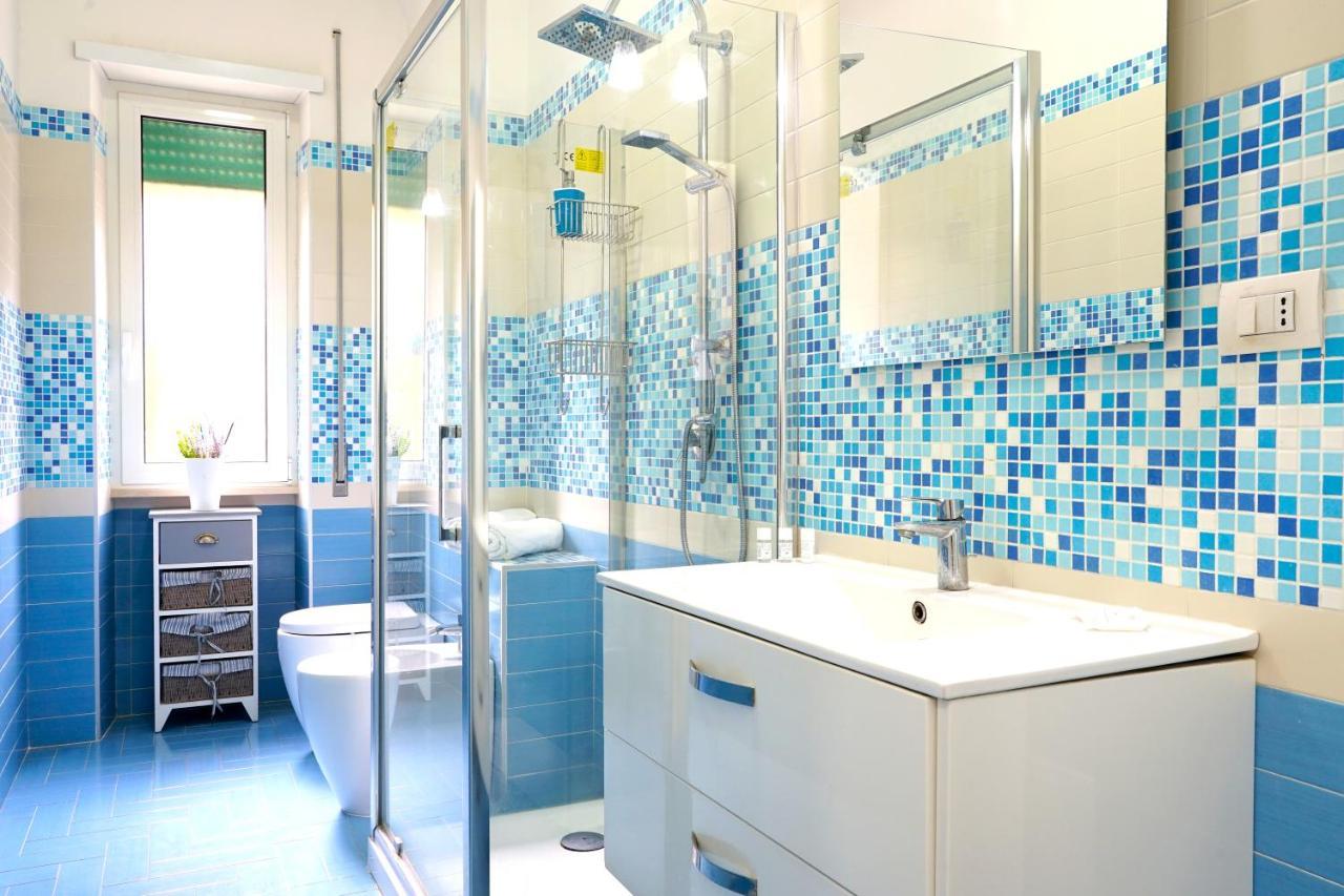Hostly - Vittoria House - Near The Center With Private Parking Apartment