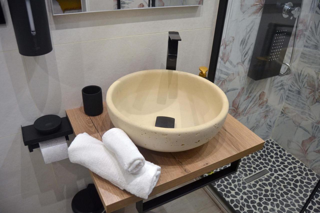 Room&chiaia Naples