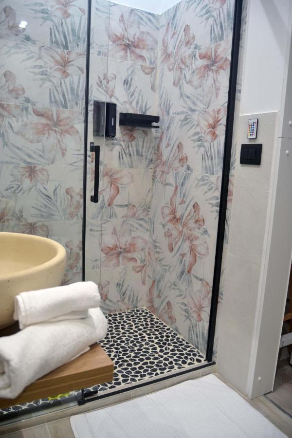 Room&chiaia Naples