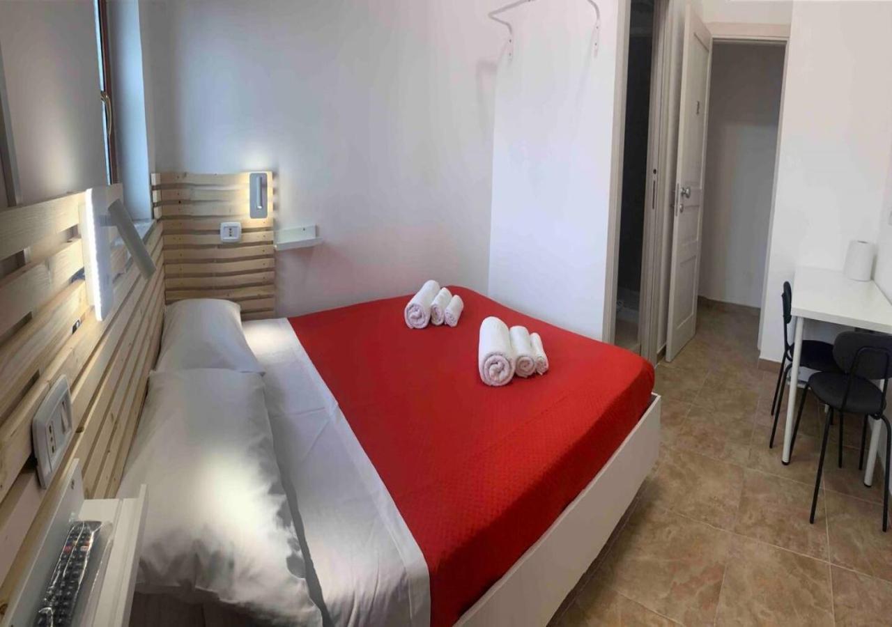 Miris Fast And Comfortable With Self Check In 8 Minutes Walk Near Airport Guest house Naples