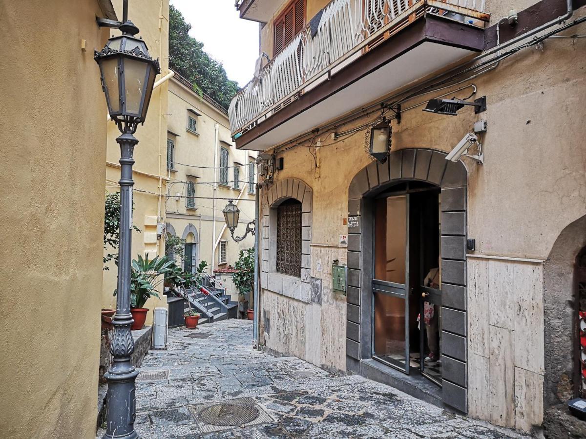 Room&chiaia Guest house
