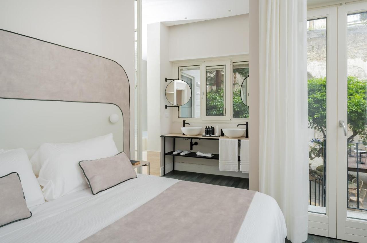 Artemisia Domus - Giardino Guest house *