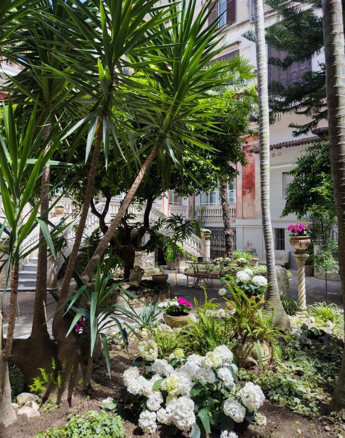 Artemisia Domus - Giardino Guest house
