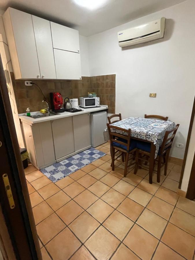 Le Di Ginevra Naples