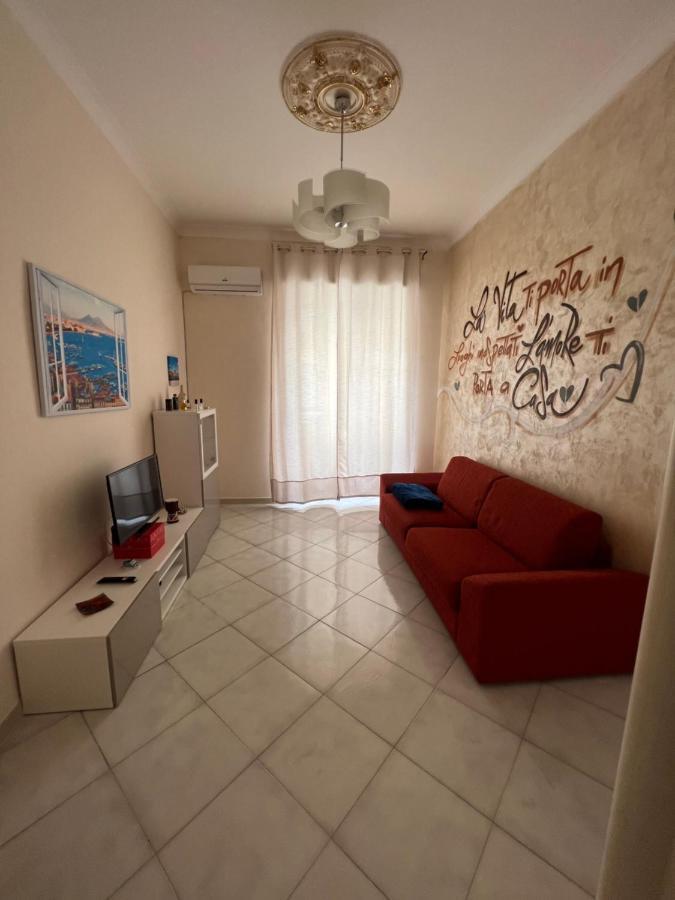 Apartment La Finestra Di Fronte Naples