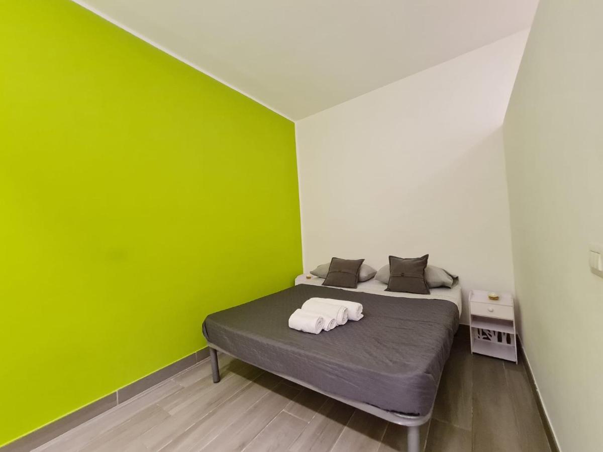 Alloggio Con Piccolo Patio - Bosco Di Capodimonte Apartment Naples