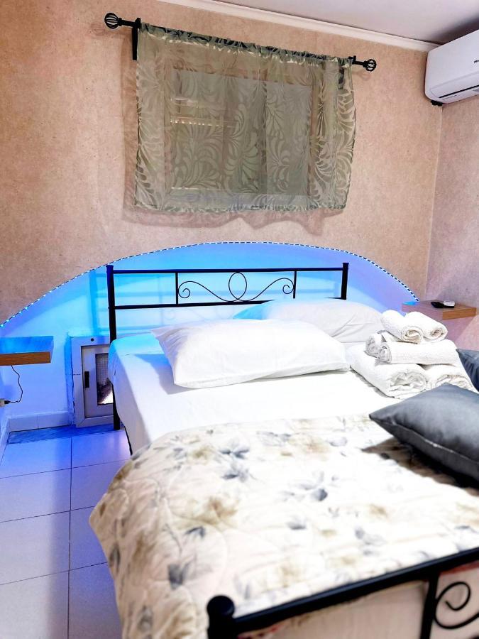 La Casina Di Adry Apartment *