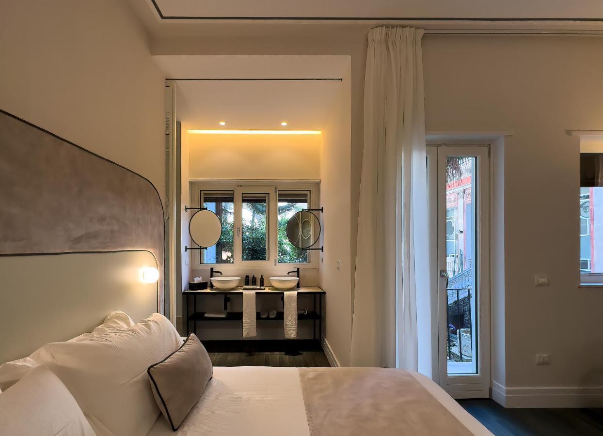 Guest house Artemisia Domus - Giardino Naples
