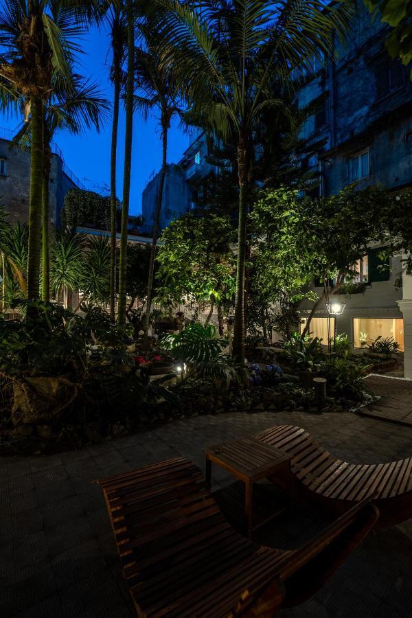 Guest house Artemisia Domus - Giardino Naples