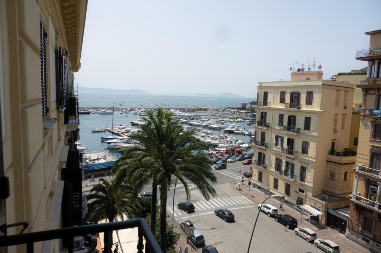 Lungomare & Naples