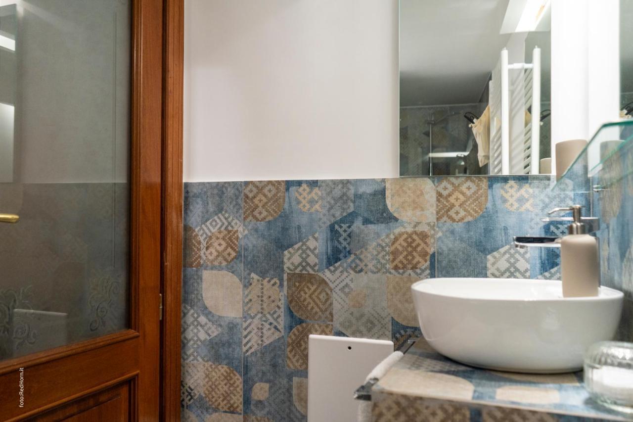Apartment Two Chiaia 37 Naples