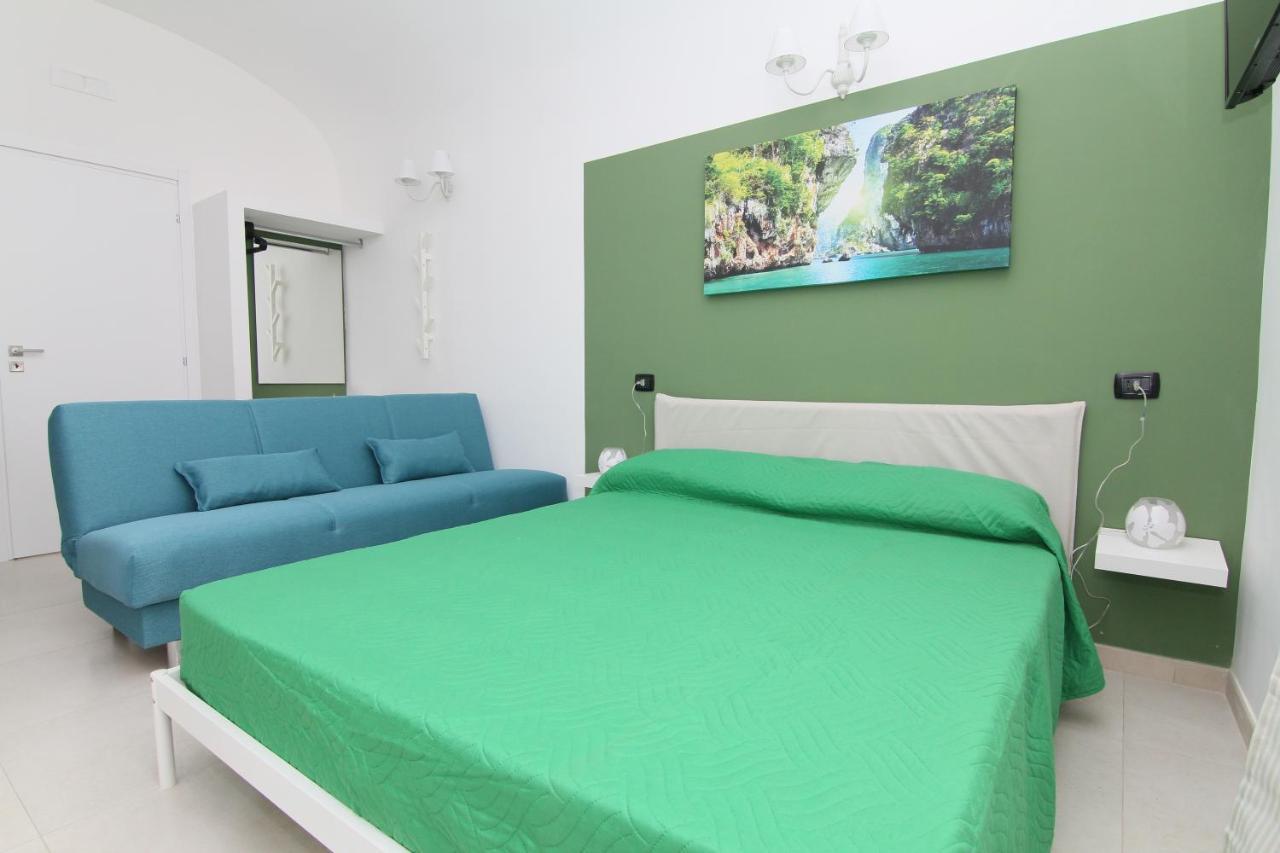 Marea Naples