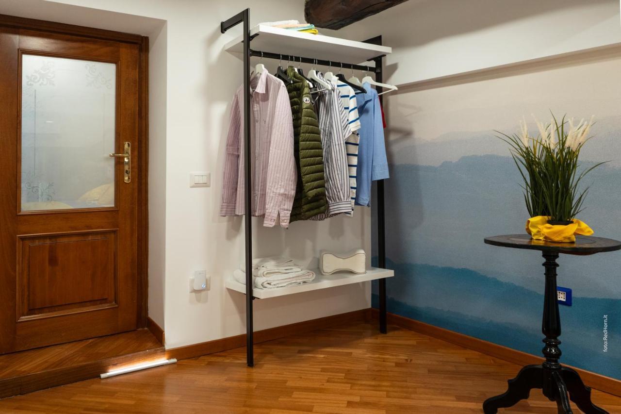 Apartment Two Chiaia 37 Naples