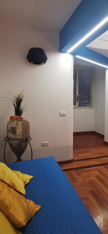 Two Chiaia 37 Apartment *