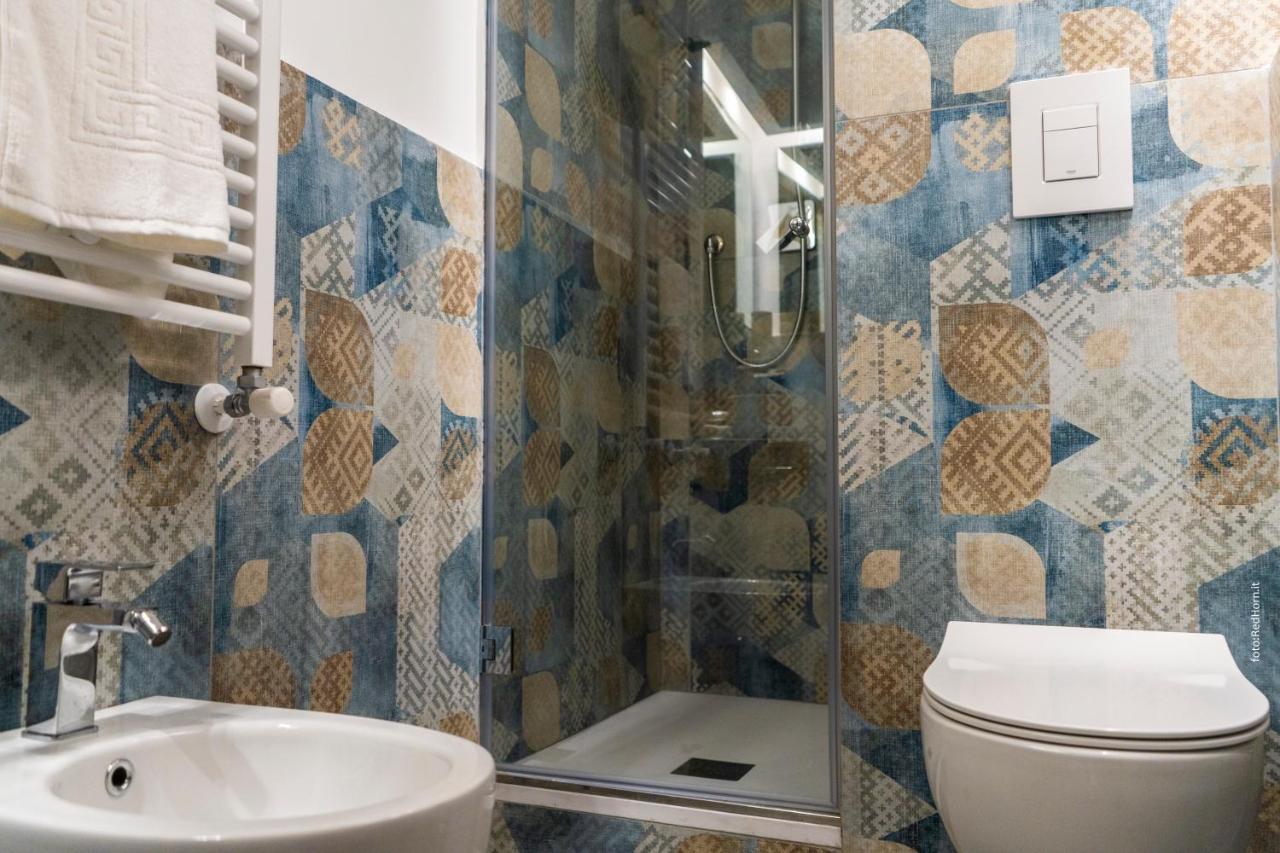 Apartment Two Chiaia 37 Naples