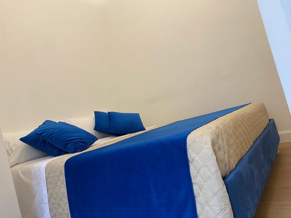 Ricomincio Da Tre * Naples