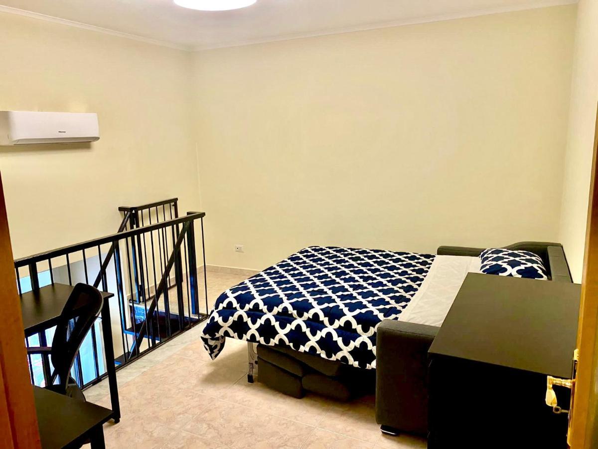 Your Wide Place - Min 31 Days * Naples