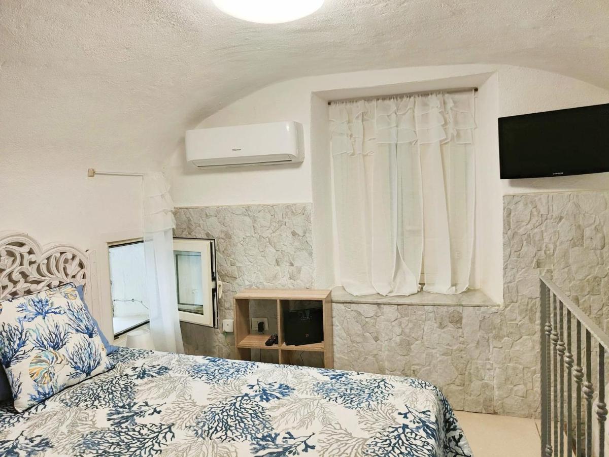 Casa Dell'antico Teatro Di Neapolis Nel Centro Storico Di Apartment *