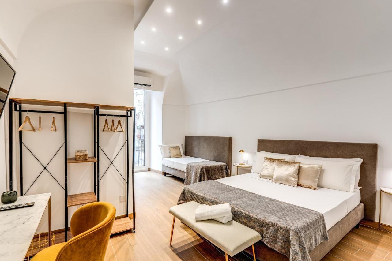 Domus Partenopea Guest house