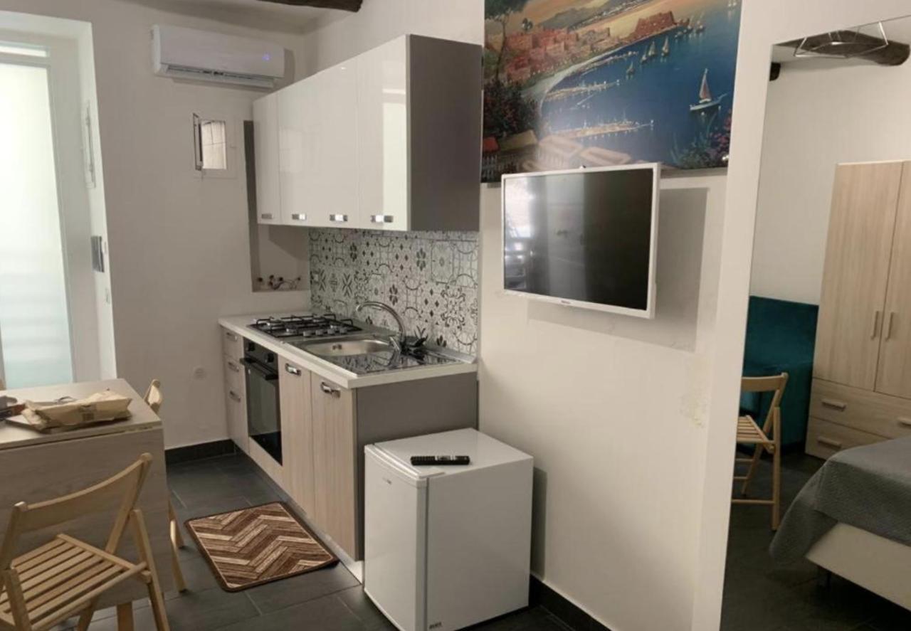 Viky House Chiaia Apartment