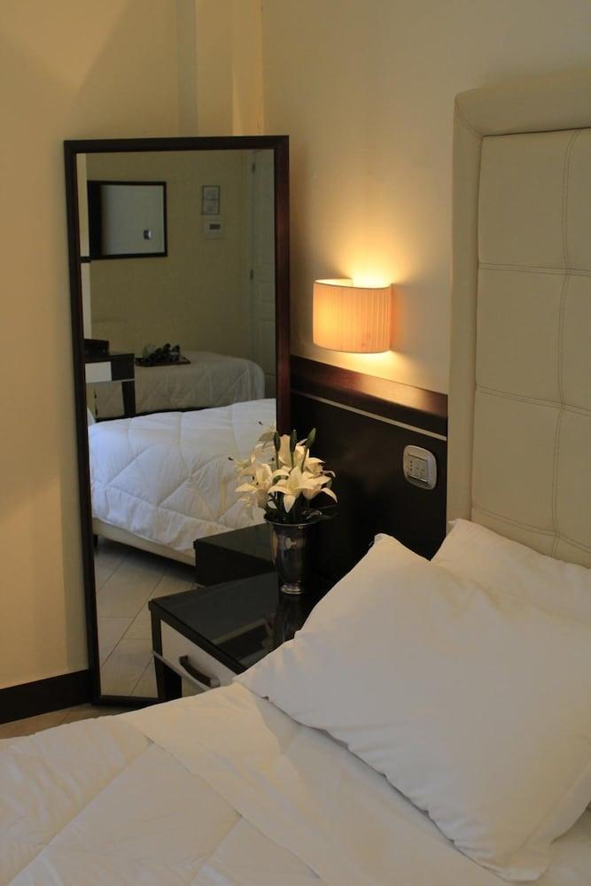Ferdinando Ii Hotel