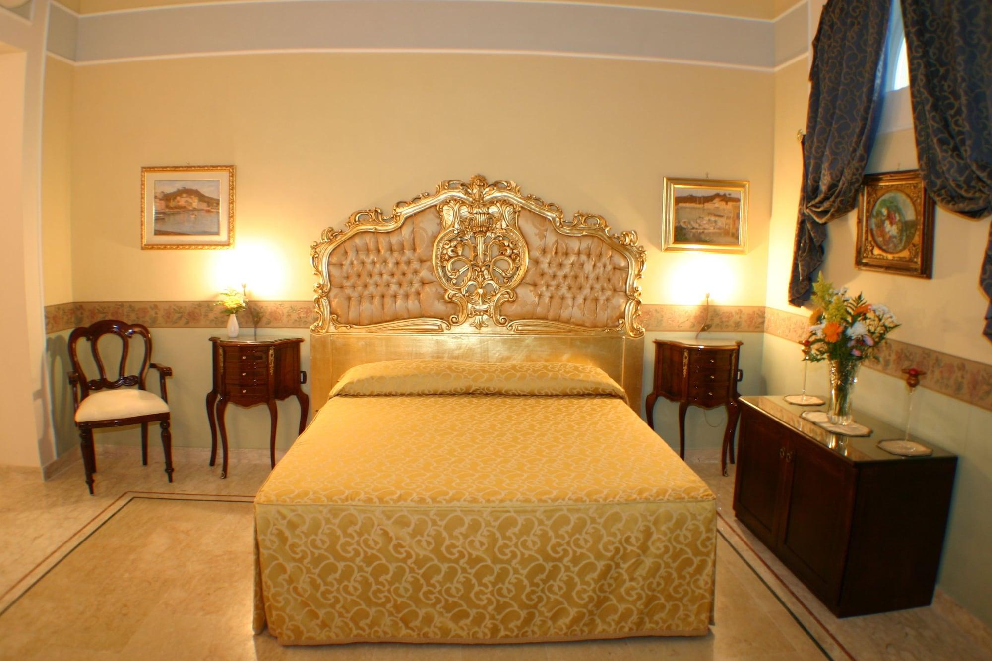 Hotel Art Galleria Umberto 4*