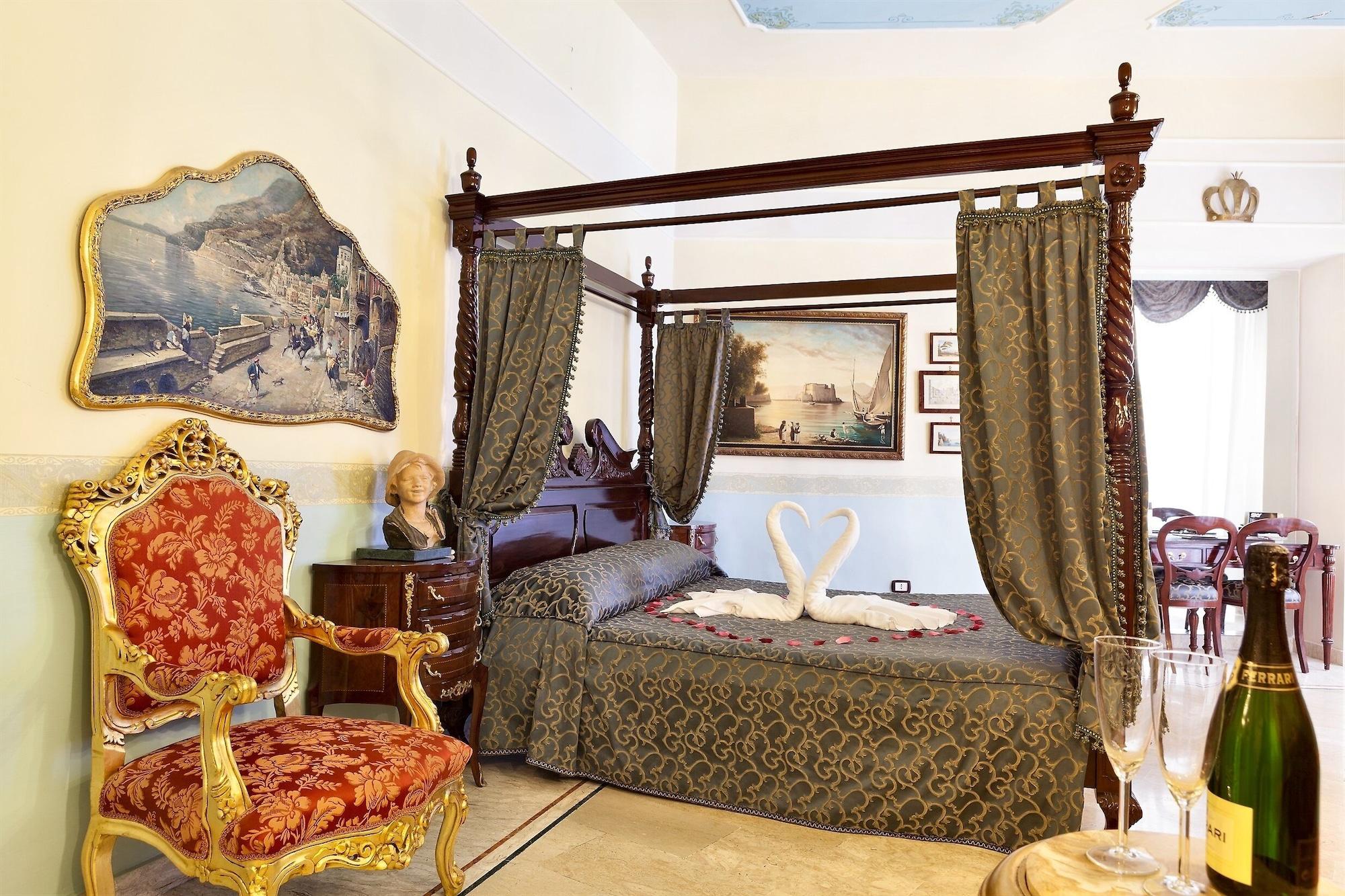 Art Galleria Umberto Hotel 4*