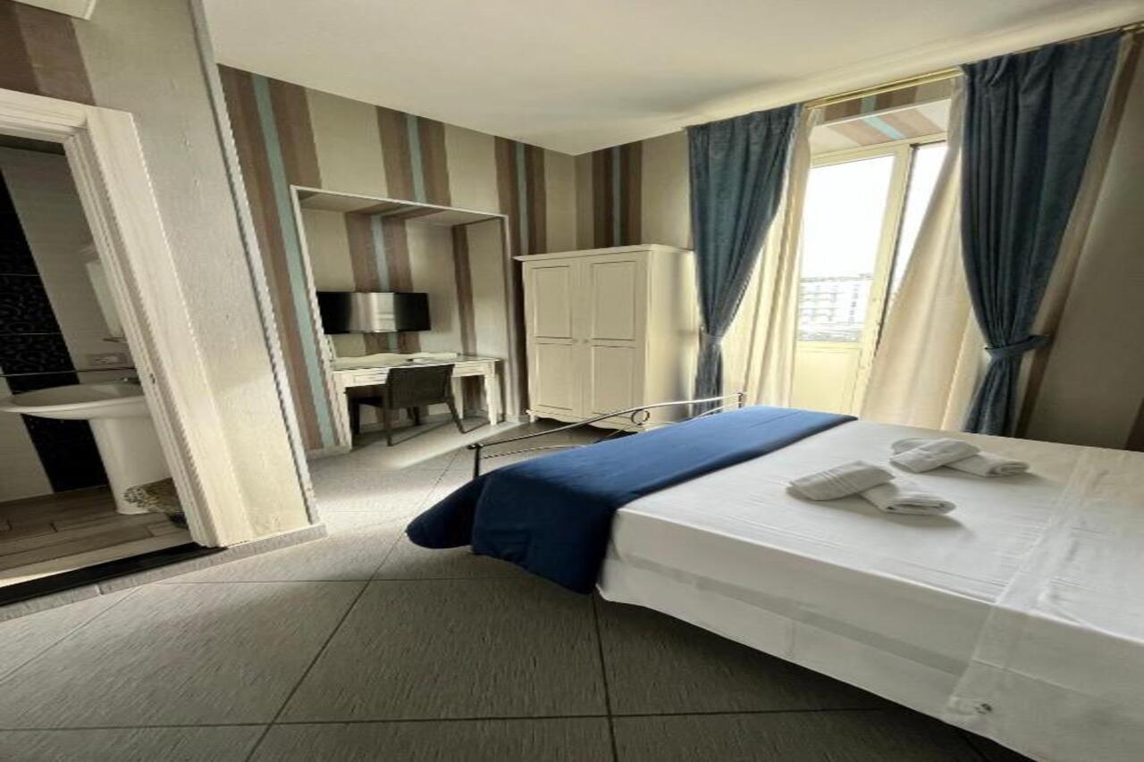 Hotel New Sayonara 3*