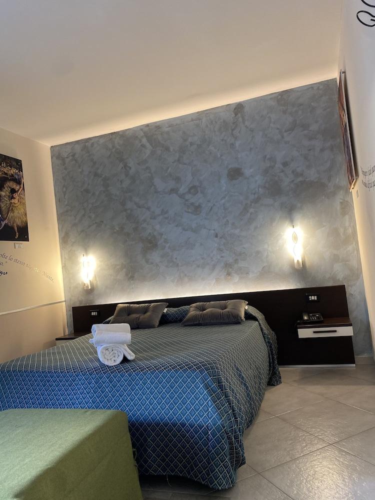 Maison Degas-dimora Di Charme Guest house 3*