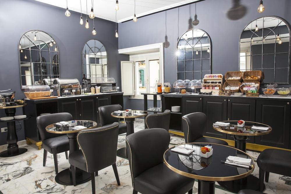 Boutique Metro 900 Hotel