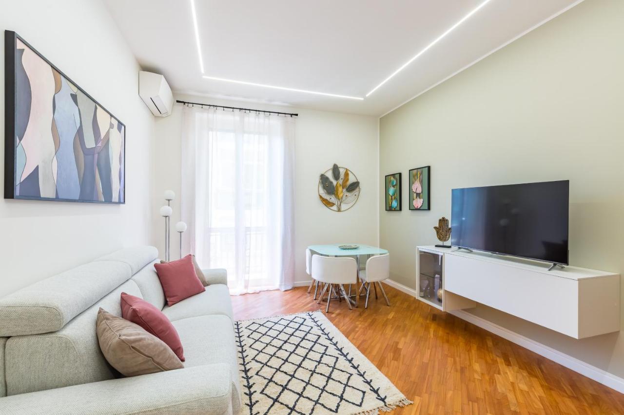 Stanzione Classy Flat At Vomero By Napoliapartments Apartment Naples