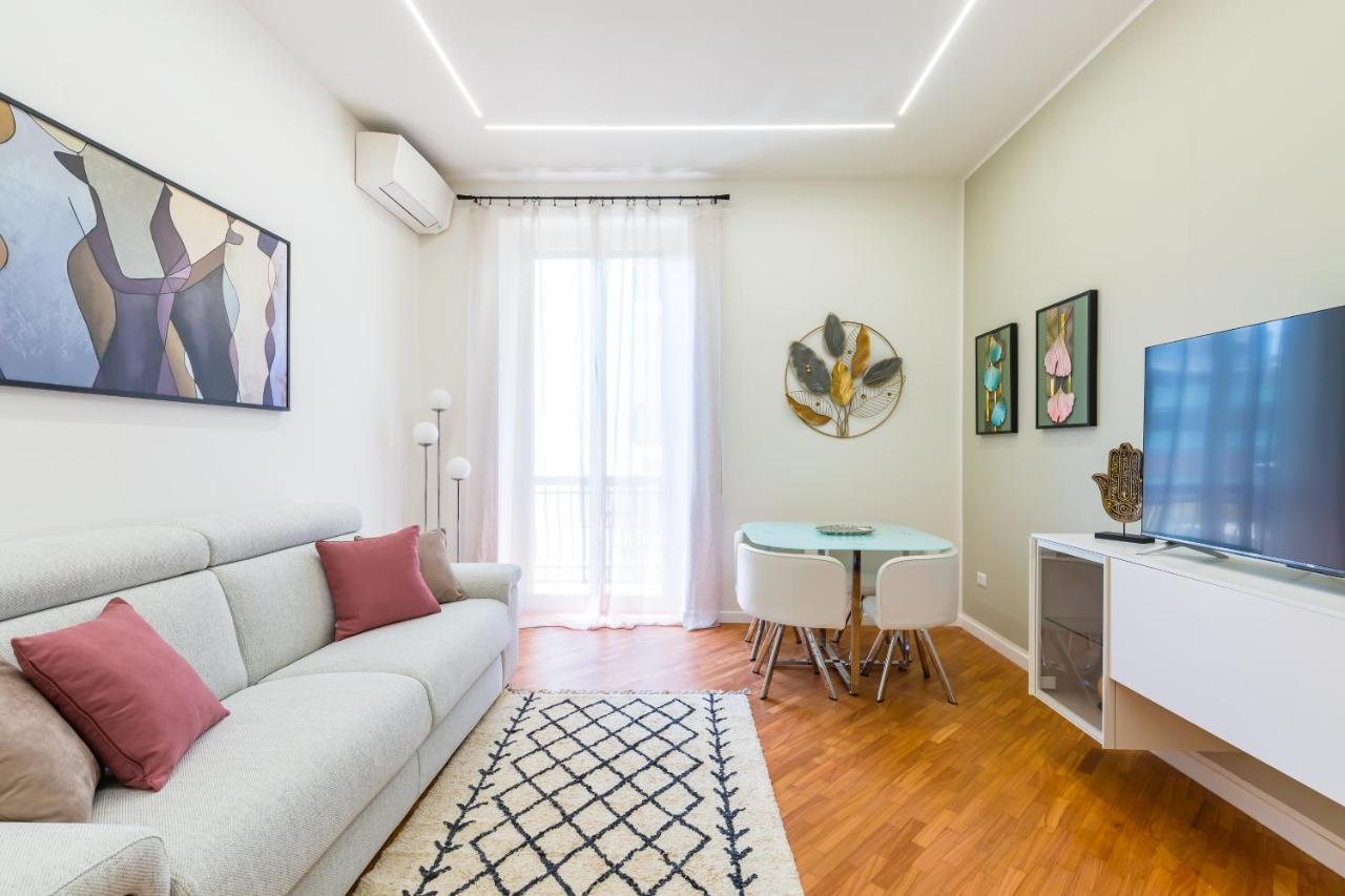 Stanzione Classy Flat At Vomero By Napoliapartments Naples