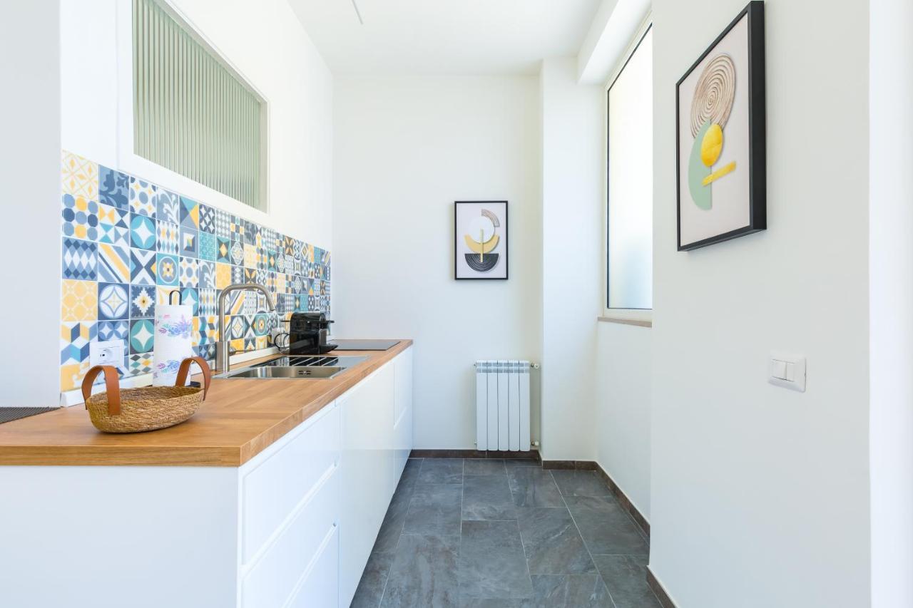 Stanzione Classy Flat At Vomero By Napoliapartments Apartment *