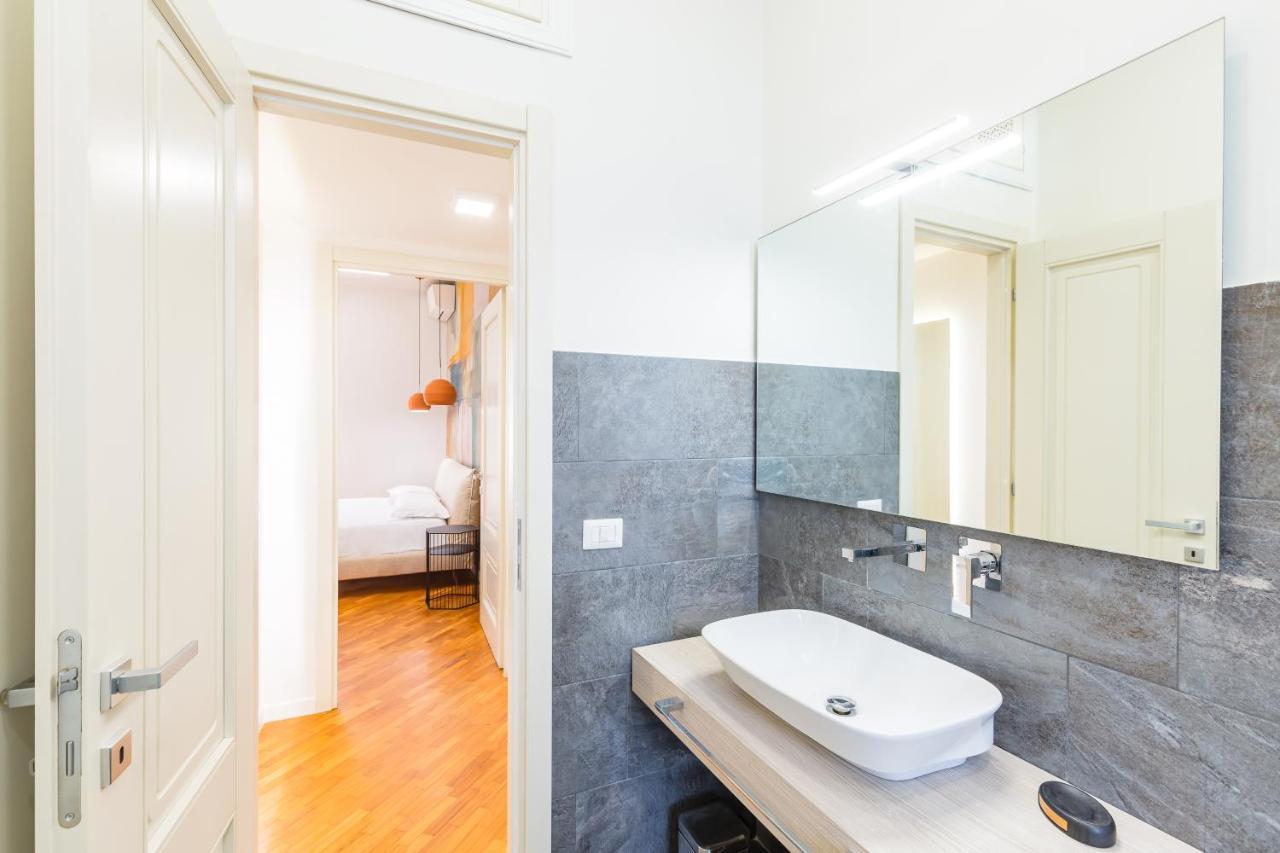 Stanzione Classy Flat At Vomero By Napoliapartments Apartment