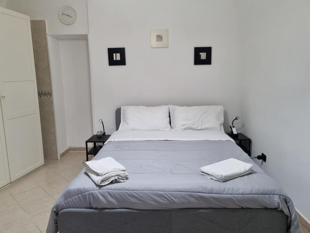 Donnaluisa Naples