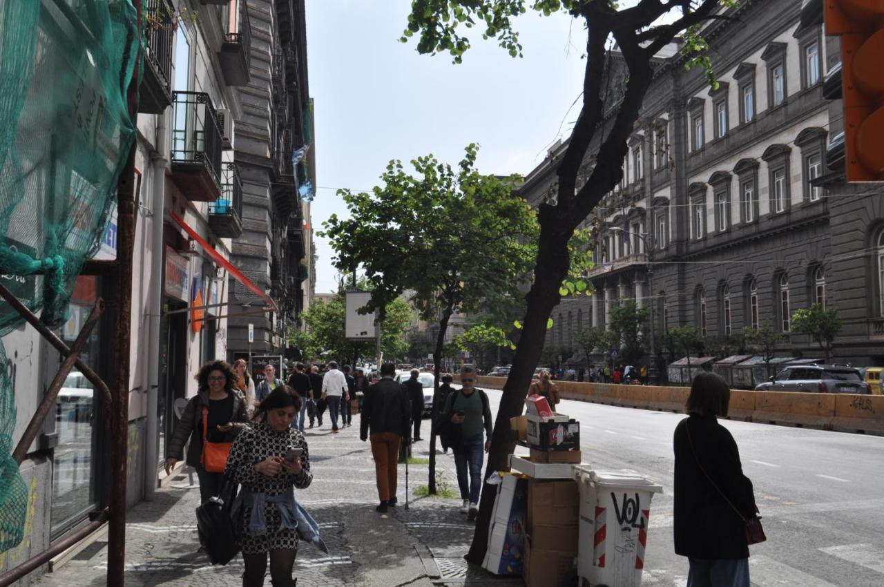 Hsuite * Naples