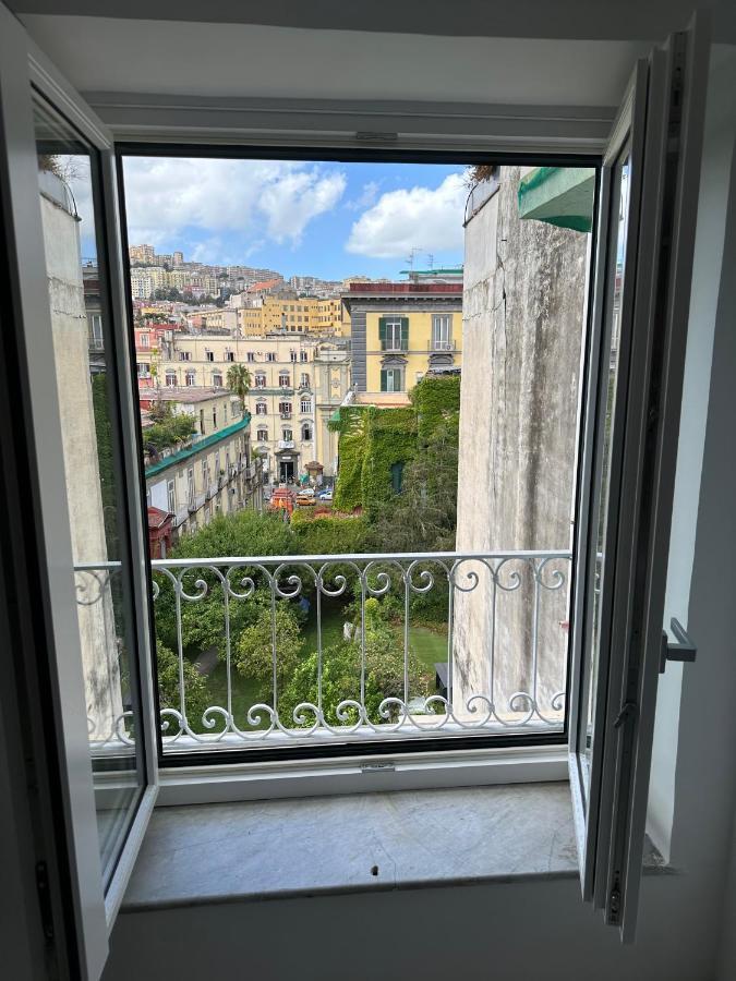 Dal Console - Piazza Bellini - *