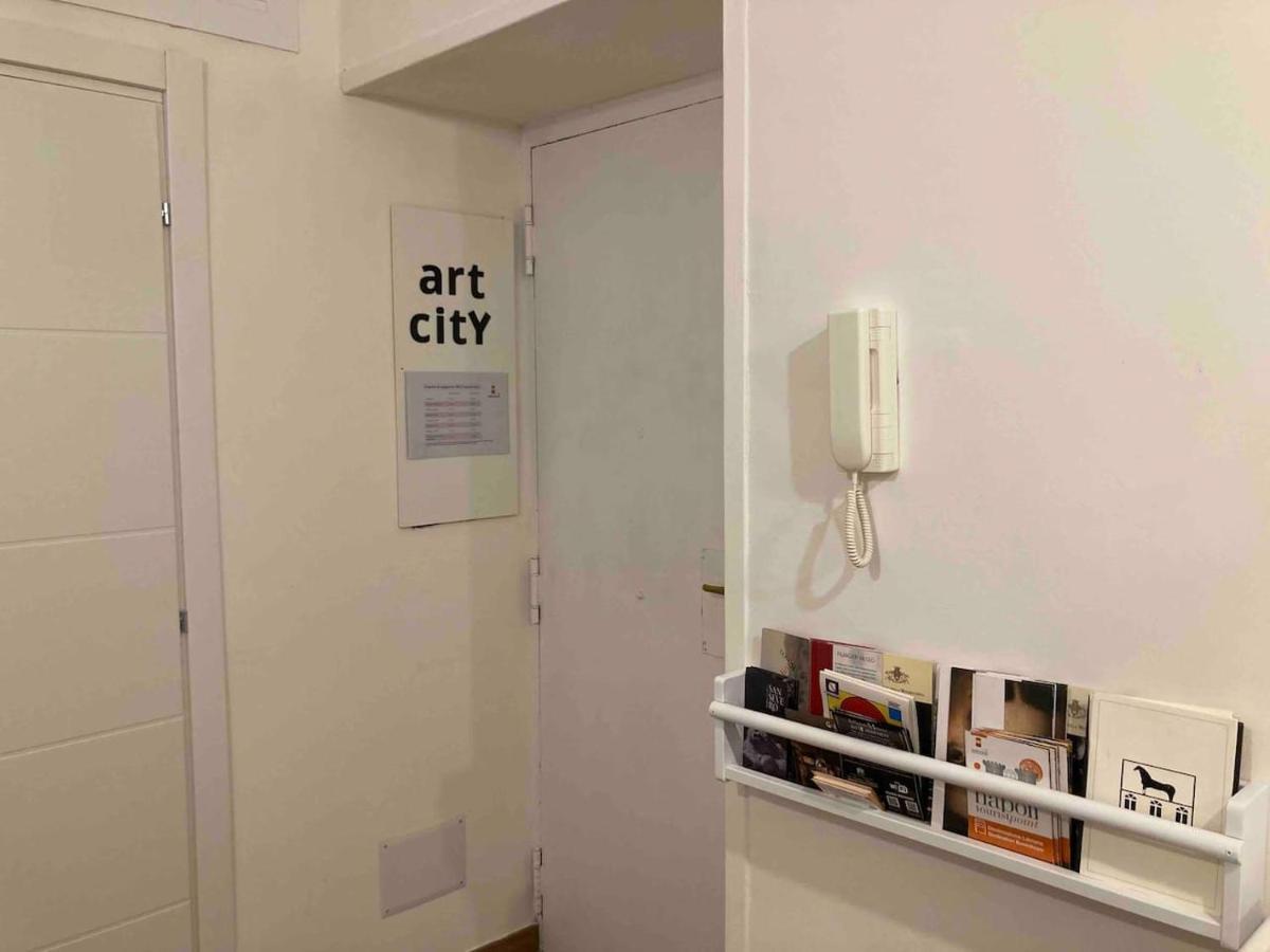 Apartment Art Center