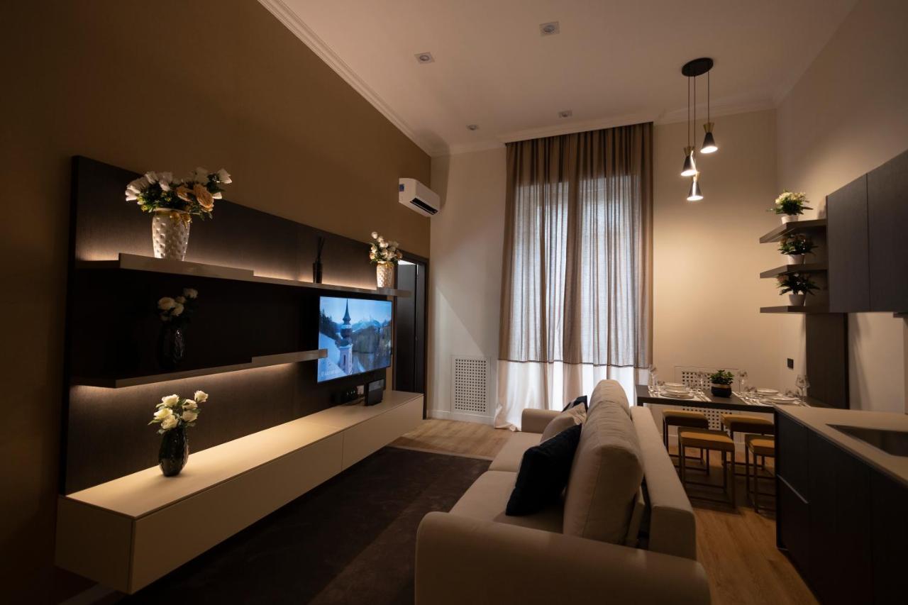 Luxury And Exclusive Bovio Square House Naples